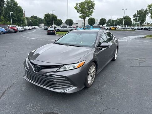 Used 2020 Toyota Camry XLE FWD image 5