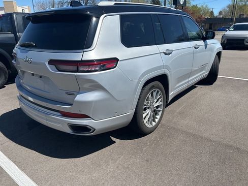 Used 2022 Jeep Grand Cherokee L Summit w/ Luxury Tech Group V image 4