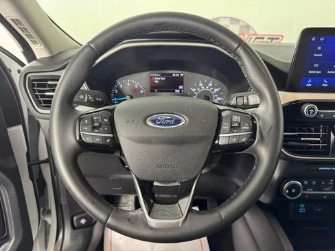 Used 2022 Ford Escape SE w/ Cold Weather Package AWD/4WD image 13