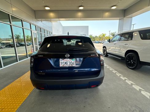 Used 2025 Nissan Kicks SV w/ SV Premium Package FWD image 5