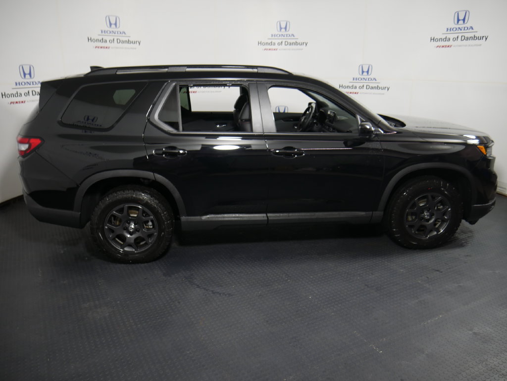 New 2026 Honda Pilot TrailSport image 3