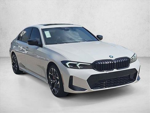 Used 2026 BMW 330i Sedan w/ M Sport Package RWD image 6