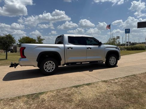 Used 2022 Toyota Tundra SR5 AWD/4WD image 19