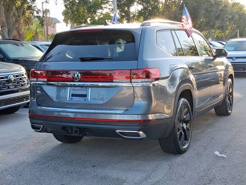 Used 2024 Volkswagen Atlas SE w/ Black Wheel Package FWD image 6