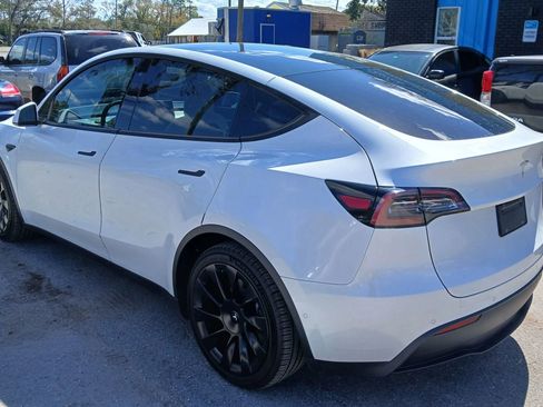 Used 2020 Tesla Model Y Long Range AWD/4WD image 3
