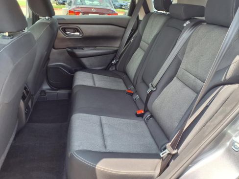 Used 2024 Nissan Rogue SV FWD image 24
