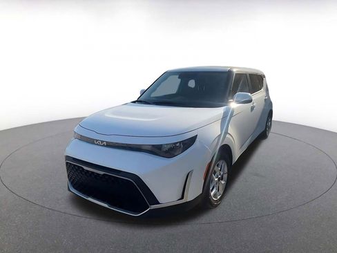 Used 2025 Kia Soul LX w/ LX Technology Package image 6