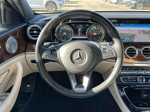 Used 2017 Mercedes-Benz E 300 4MATIC image 17