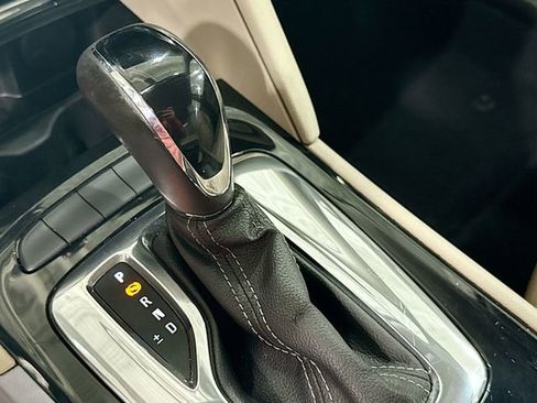 Used 2018 Buick Regal Preferred w/ Sights and Sounds Package image 18