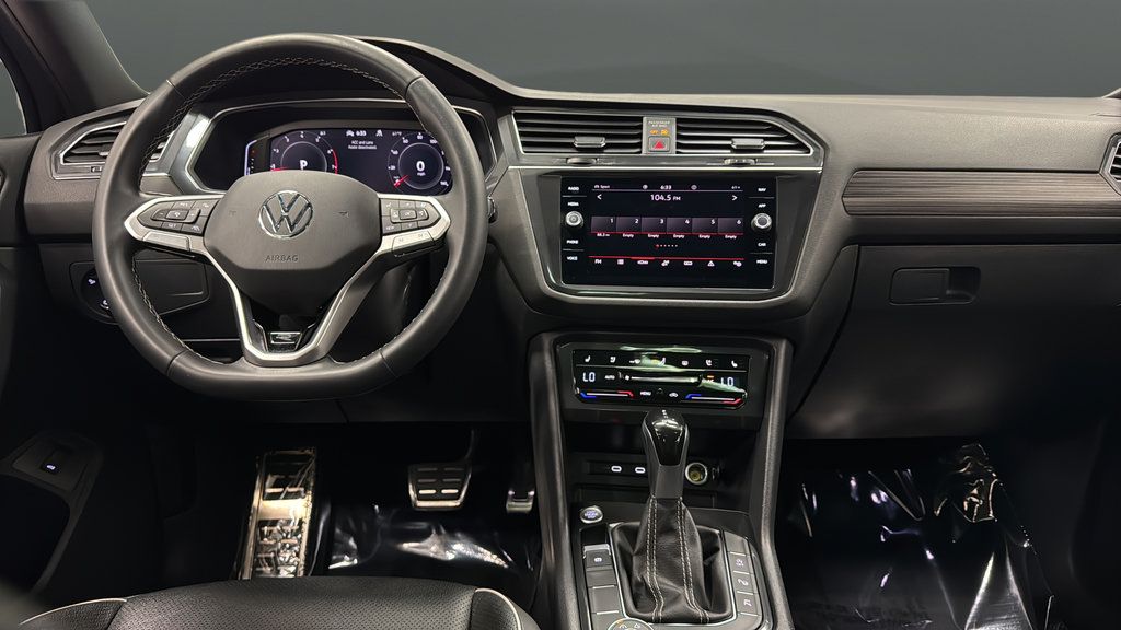 Used 2023 Volkswagen Tiguan SEL R-Line AWD/4WD image 11