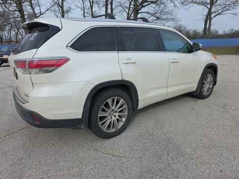 Used 2014 Toyota Highlander XLE AWD/4WD image 7