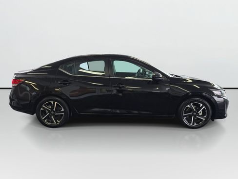 Used 2024 Nissan Sentra SV FWD image 2