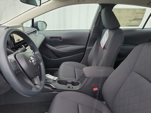 Used 2025 Toyota Corolla LE image 17