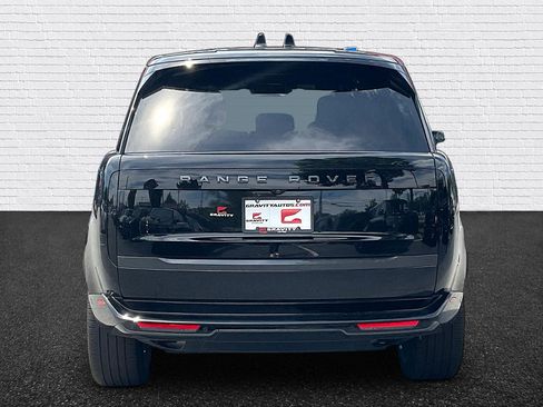 Used 2025 Land Rover Range Rover SE AWD/4WD image 6