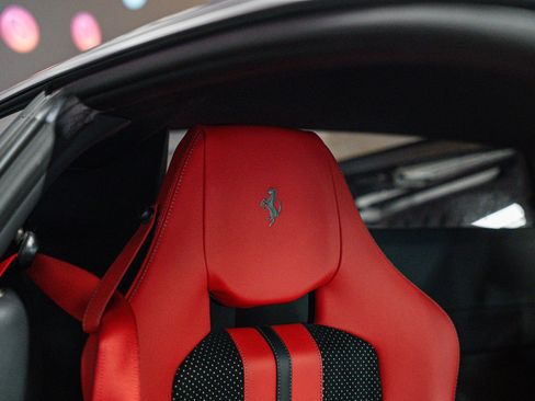 Used 2020 Ferrari F8 Tributo RWD image 10