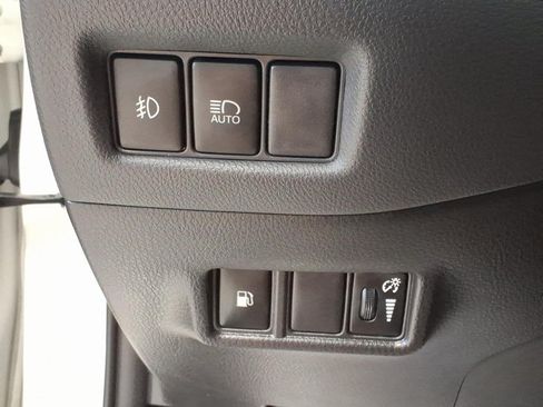 Used 2018 Toyota C-HR XLE Premium FWD image 14