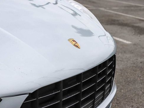 Used 2017 Porsche Macan image 8