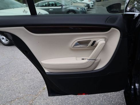 Used 2012 Volkswagen CC Lux Plus image 11