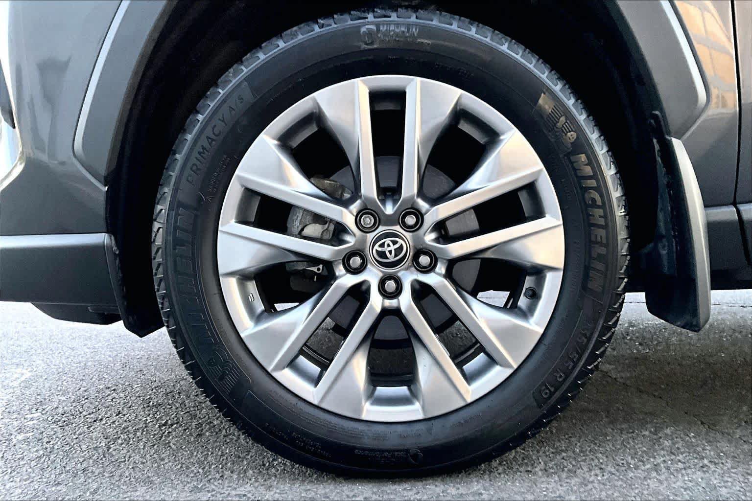 Used 2023 Toyota RAV4 Limited AWD/4WD image 34