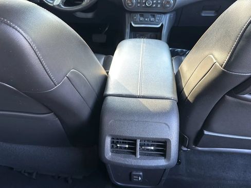 Used 2019 GMC Terrain SLT w/ Preferred Package AWD/4WD image 28