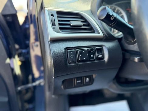 Used 2019 Nissan Sentra SR w/ Exterior Package FWD image 33