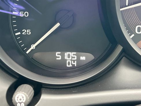 Used 2025 Porsche Macan image 30