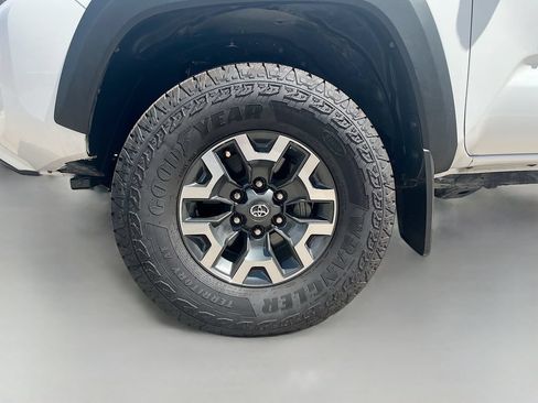 Used 2023 Toyota Tacoma TRD Off-Road AWD/4WD image 28