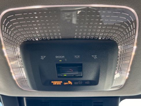 Used 2025 Toyota Prius XLE image 26