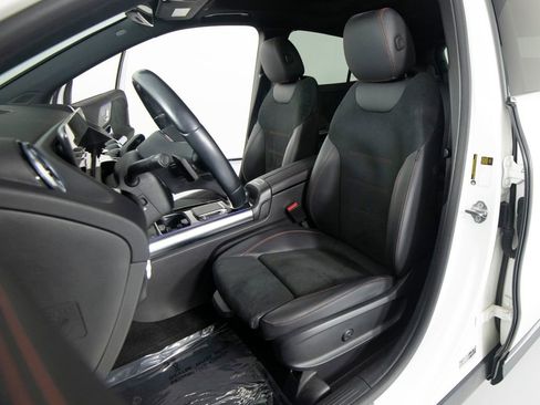 Used 2023 Mercedes-Benz GLA 250 4MATIC image 5