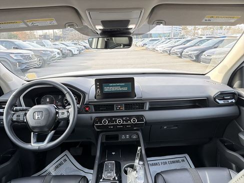 Used 2025 Honda Pilot EX-L image 23
