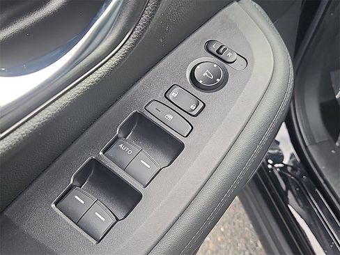 Certified 2023 Honda HR-V LX image 21