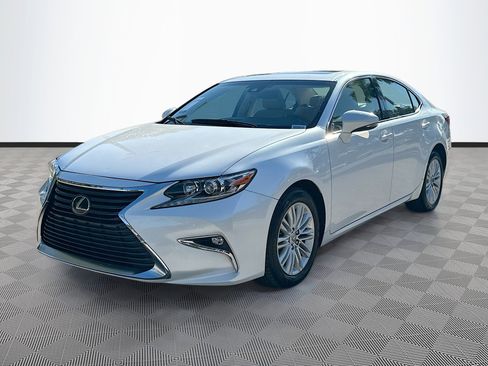 Used 2017 Lexus ES 350 image 3