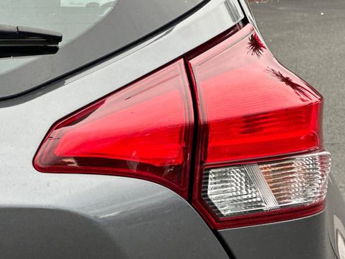 Used 2018 Nissan Kicks S image 45