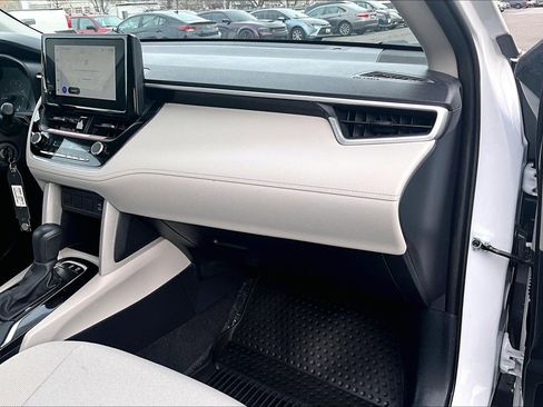 Used 2024 Toyota Corolla Cross L image 14