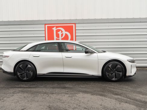 Used 2024 Lucid Air Touring AWD/4WD image 39