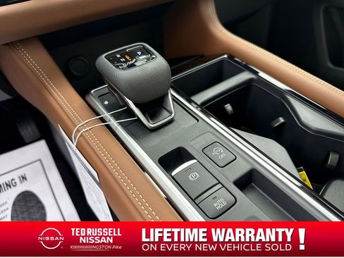 New 2026 Nissan Pathfinder Platinum image 24