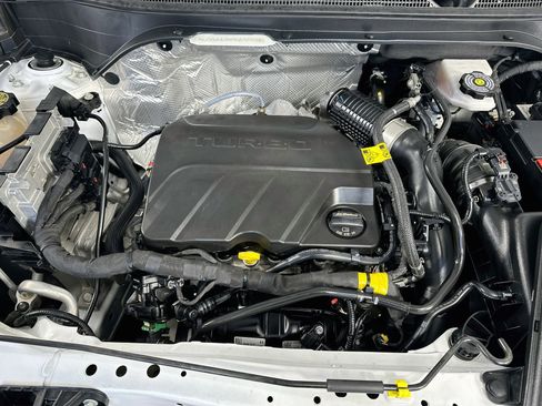 Used 2024 Chevrolet Trax LS FWD image 32