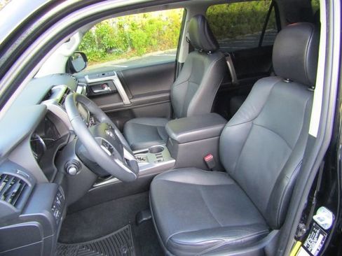 Used 2016 Toyota 4Runner Limited image 13