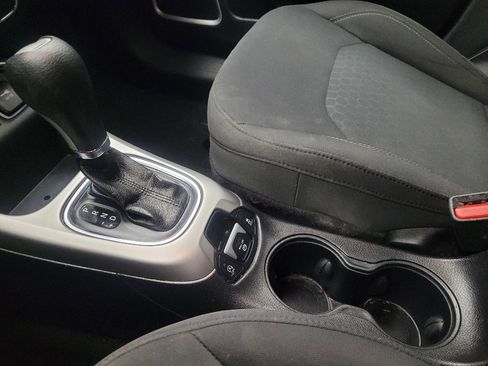 Used 2019 Jeep Compass Sport image 26