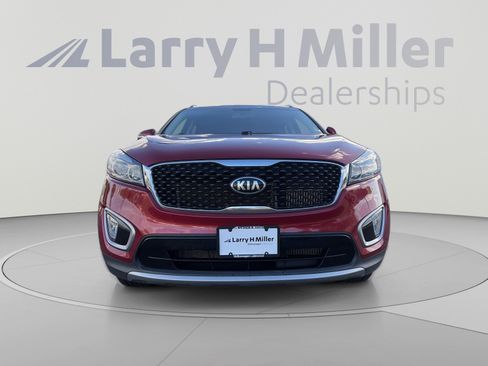 Used 2017 Kia Sorento EX w/ EX Premium Package FWD image 2