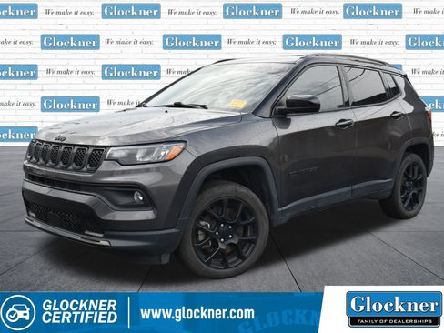 Used 2023 Jeep Compass Latitude w/ Sun and Sound Group AWD/4WD image 1