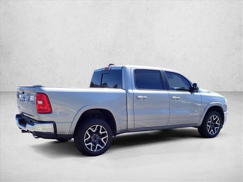 Used 2025 RAM 1500 Laramie AWD/4WD image 3