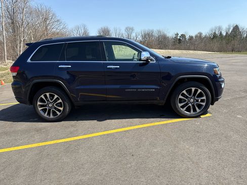 Used 2018 Jeep Grand Cherokee Limited w/ Luxury Group II image 4