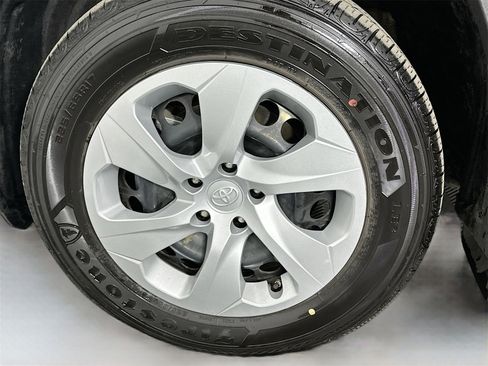 Used 2025 Toyota RAV4 LE image 30