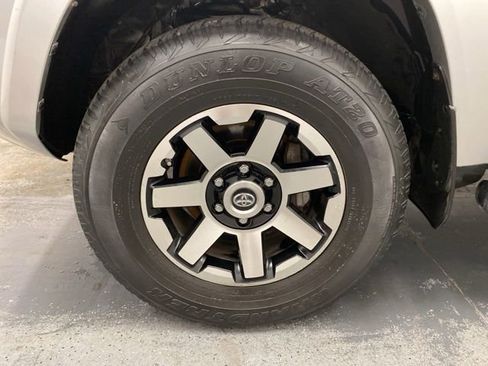 Used 2019 Toyota 4Runner TRD Off-Road image 28