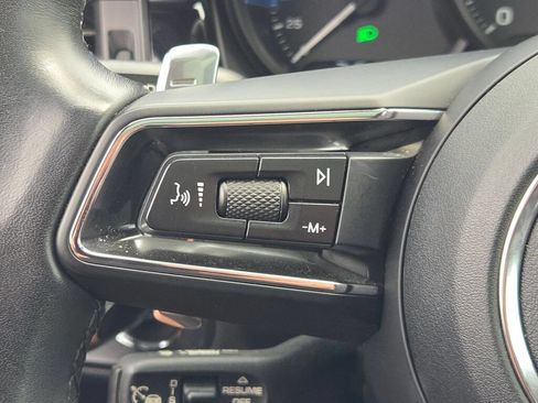 Used 2024 Porsche Macan AWD/4WD image 30