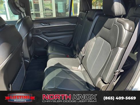 Used 2024 Jeep Grand Cherokee L Overland w/ Advanced Protech Group III AWD/4WD image 17