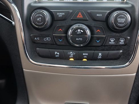 Used 2014 Jeep Grand Cherokee Overland w/ Advanced Technology Group AWD/4WD image 37