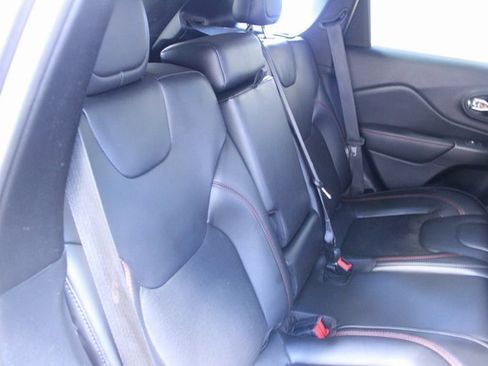 Used 2020 Jeep Cherokee Trailhawk w/ Cold Weather Group image 9