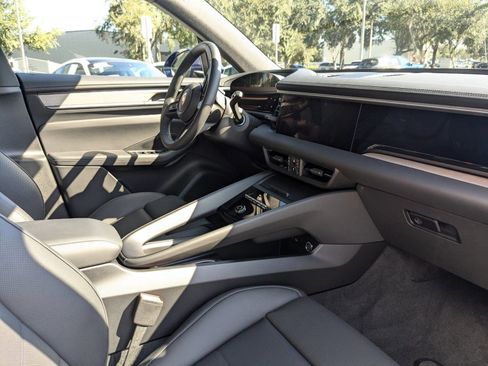 Certified 2024 Porsche Macan 4 Electric image 6